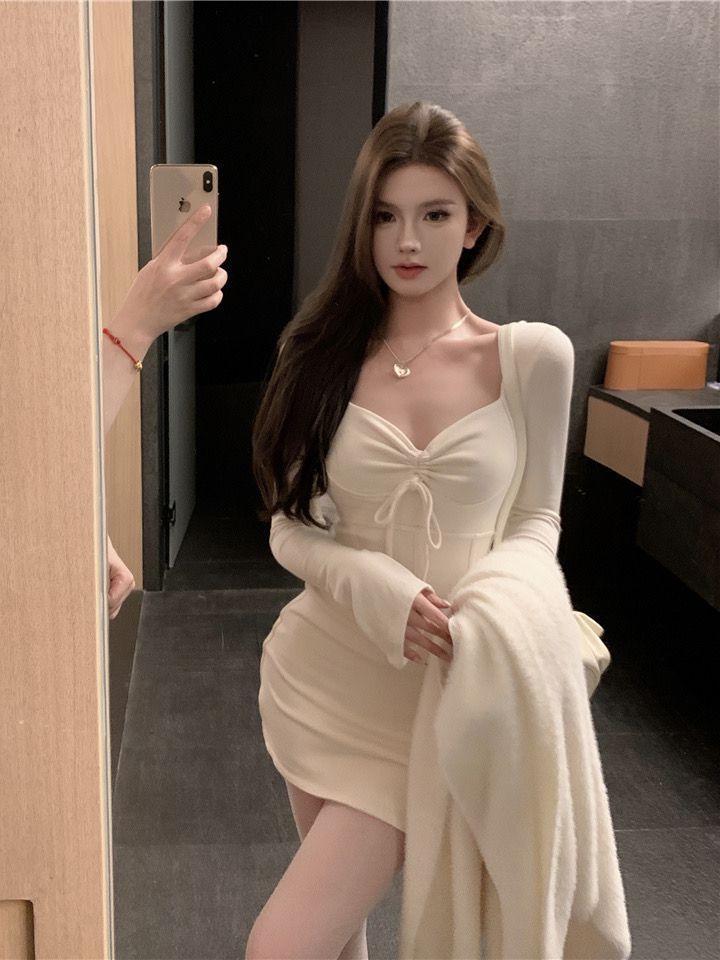 Women's Sweet & Spicy Long-Sleeve Black Slim-Fit Dress for Autumn/Winter 2024