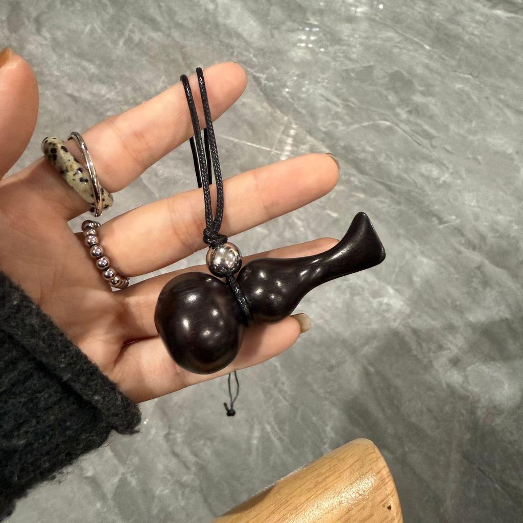 Wooden Hip Flask Necklace: Retro Choker & Long Sweater Chain for Women