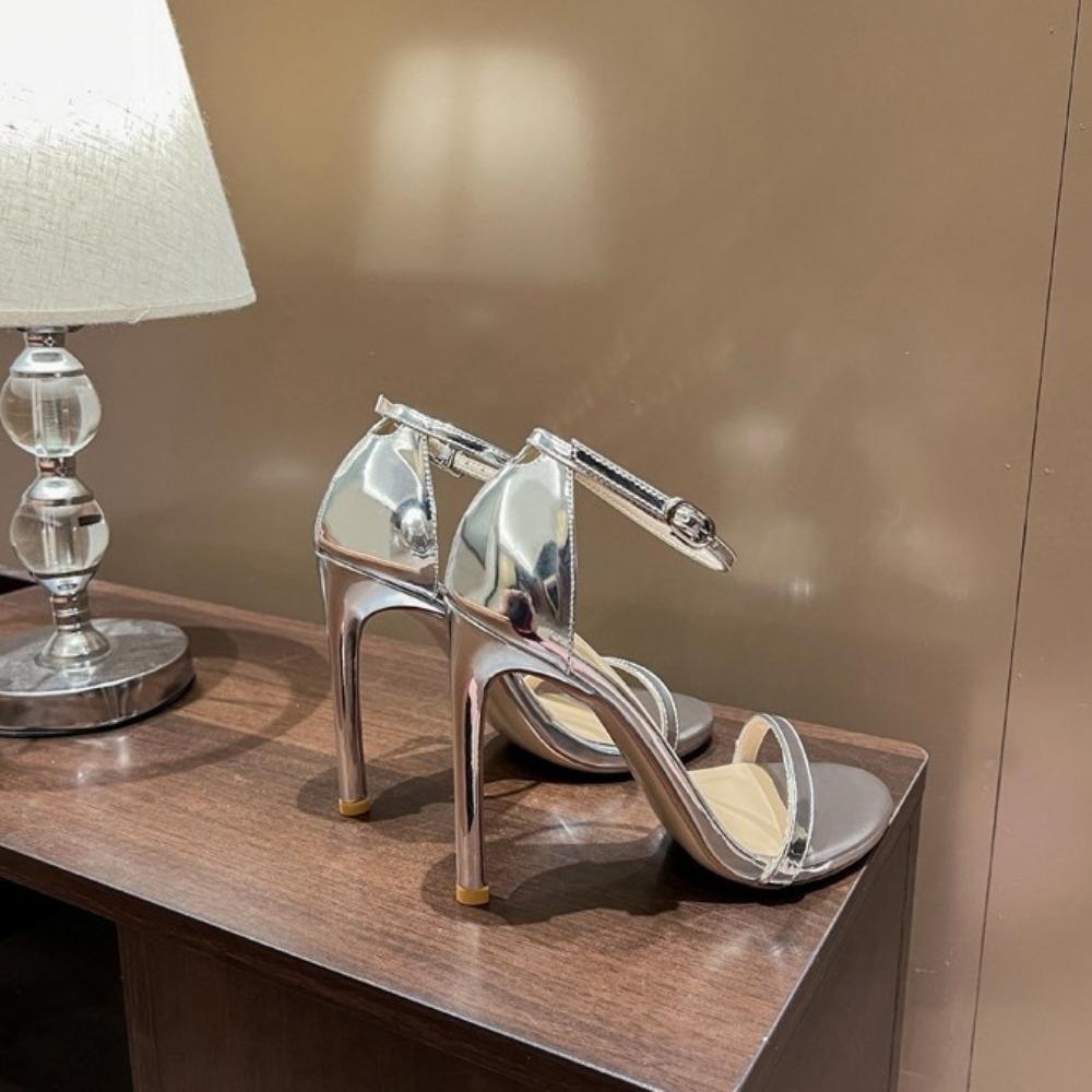 Женские сандалии с серебряным ремешком — фото 4