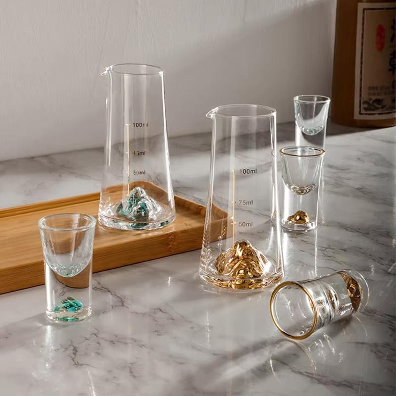 Luxury Crystal Wine Glass Bullet-Shaped Spirits Glasses Home Jinshan Liquor Cups with Creative Dividers for Enhanced Wine