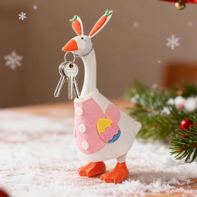 Mini Strój Gęsi na Biurko 7-calowa Statuetka Gęsi Kostium Filcowe Ubranka dla Gęsi z Nakryciem Głowy na Wielkanoc St. Dekoracja - brelok na klucze na stół z okazji Dnia Świętego Patryka