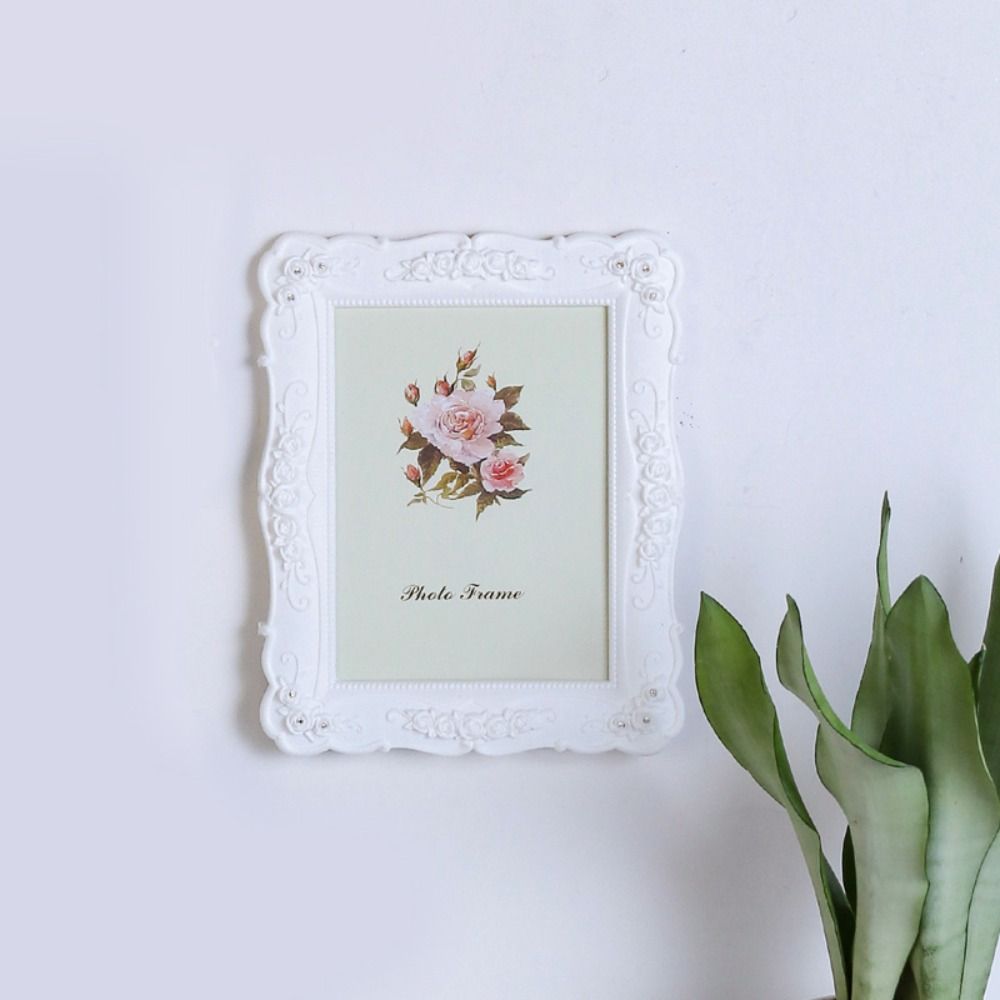

Delicate Shape Wall Hanging Photo Frame Nordic Style Photo Display Stand Display Photo 8 Inch