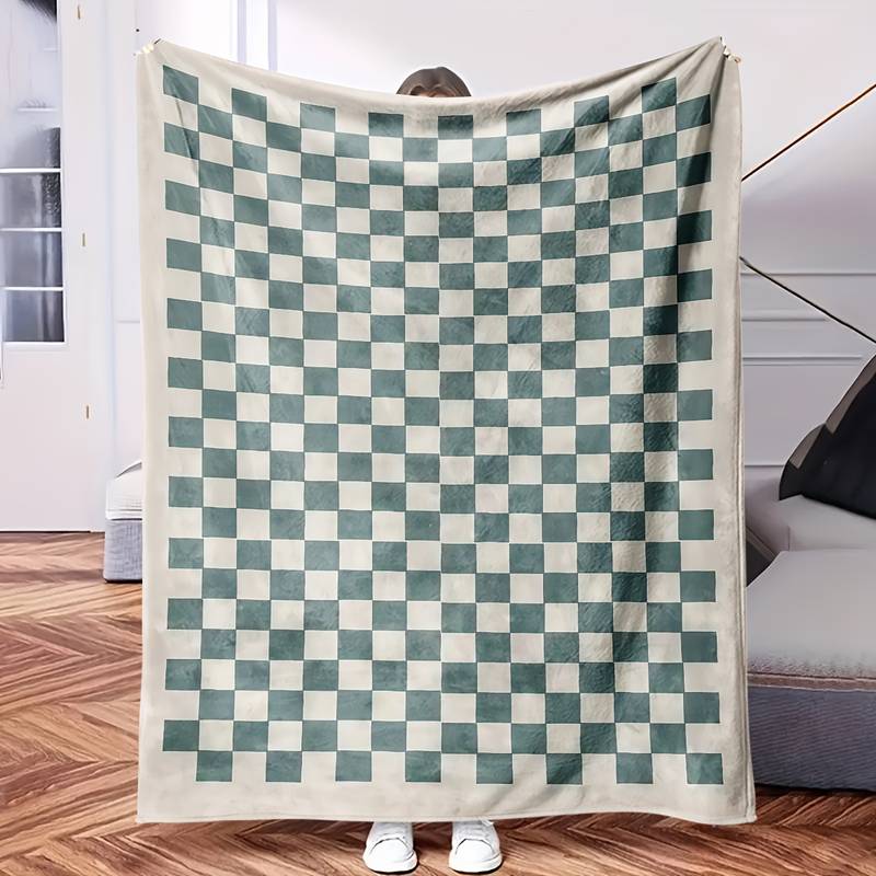 Classic Red & Green Tartan Plaid Throw Blanket - Timeless Scottish-Themed Soft Blanket for Rustic Cozy Home Decor