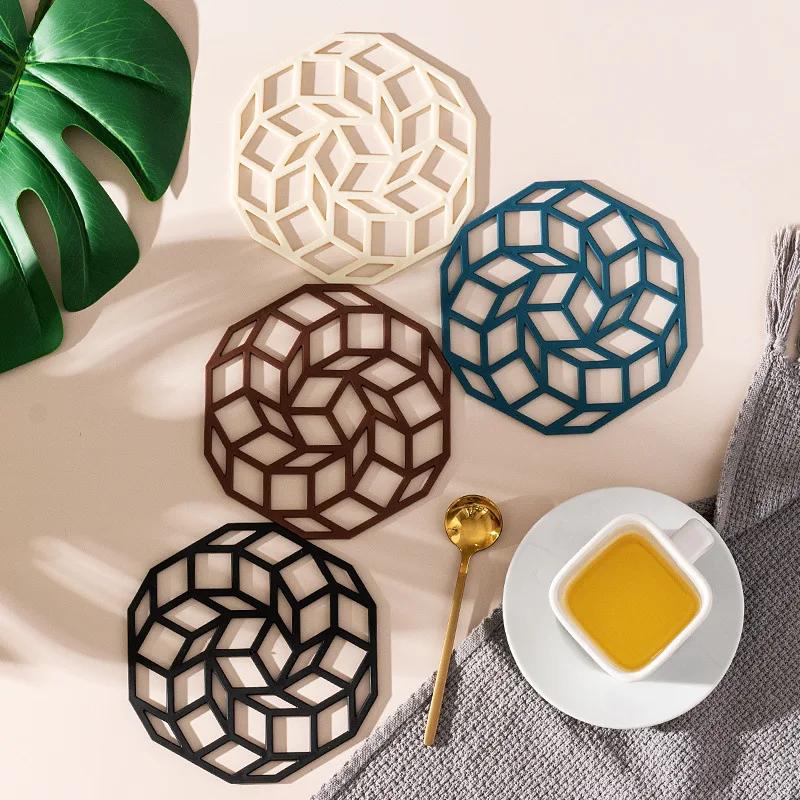 Simple Style Hollow Silicone Coasters Irregular Shape Heat Insulation Waterproof Anti-scald Mat Table Decoration and Accessories