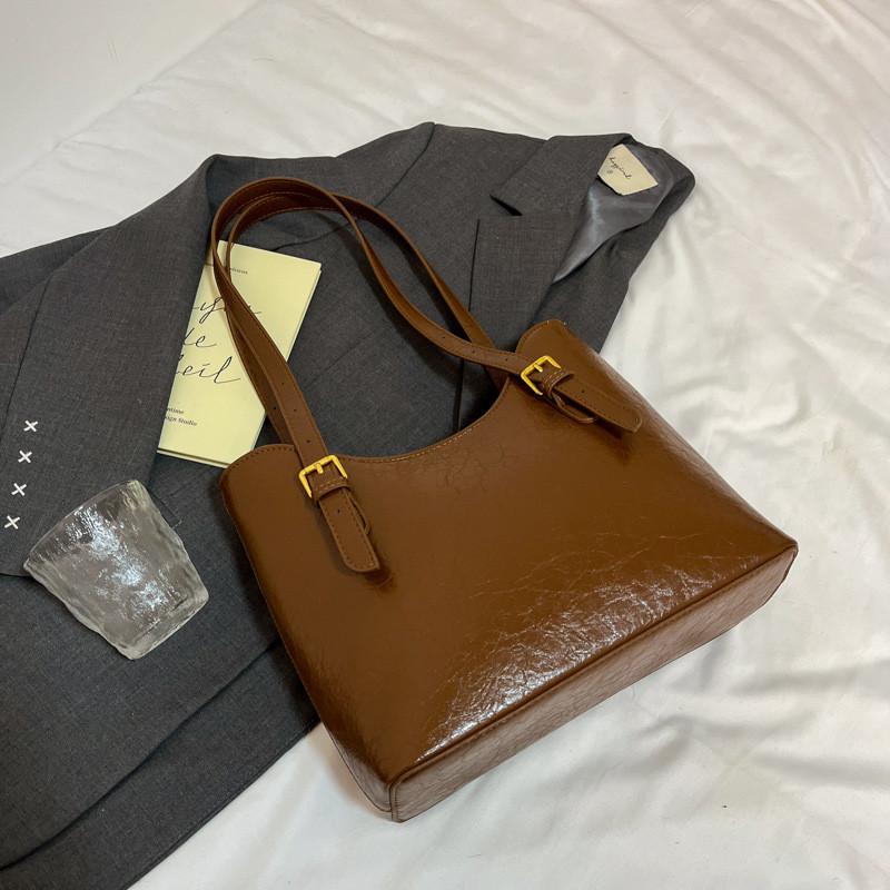 Elegante, ruime totebag voor dames, wintercollectie, stijlvolle schoudertas