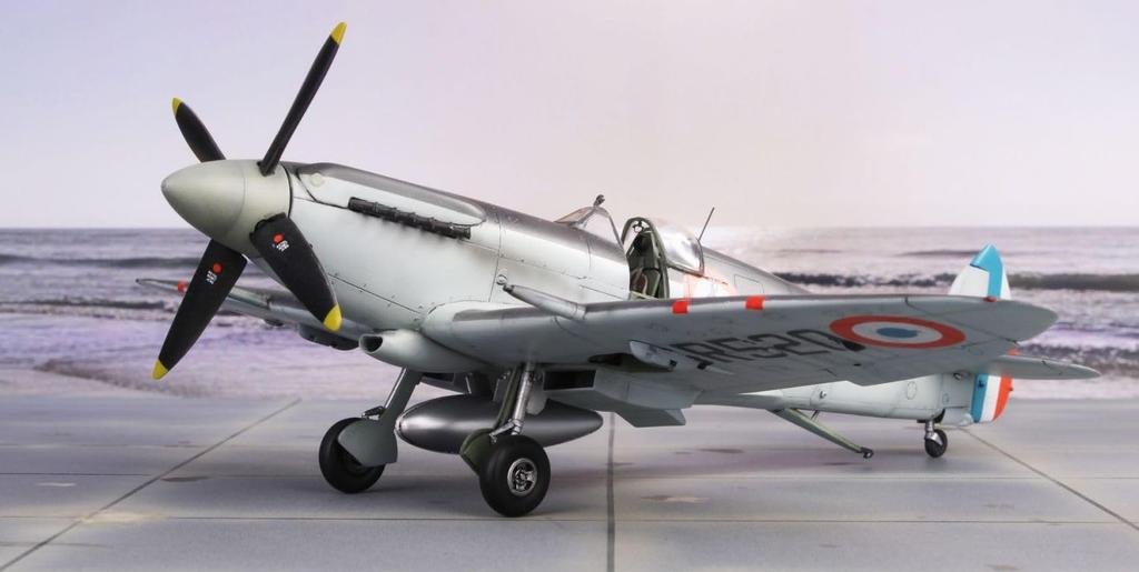 Special Hobby 1/48 French Supermarine Seafire Mk.15 Plastic Model SH48125n