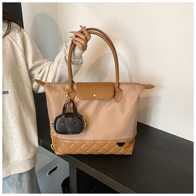 Sac fourre-tout d'épaule décontracté pour femmes, léger et polyvalent - Sac à main grande capacité pour cette année