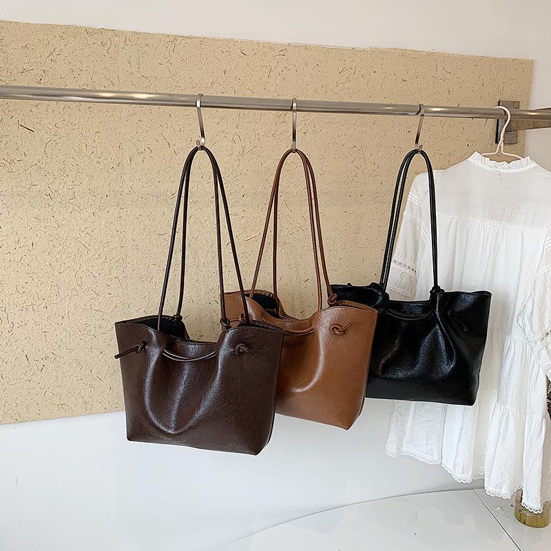 Large-capacity Women's Shoulder Bag for Commuting To Work Tote Bag