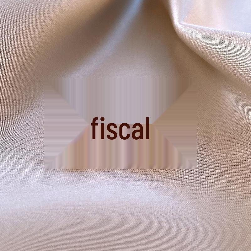 

Геометричні сережки-серця з полуницею та червоною емаллю: Елегантні ретро прикраси Срібна Голка