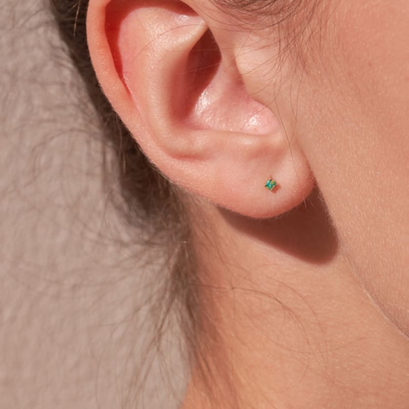 OR D`OR [14K] Glass Opal Mini Earrings