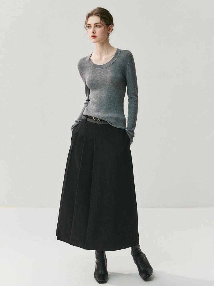 Women's Slim-Fit U-Neck Sweater — Fine Merino Wool, Autumn/Winter Collection