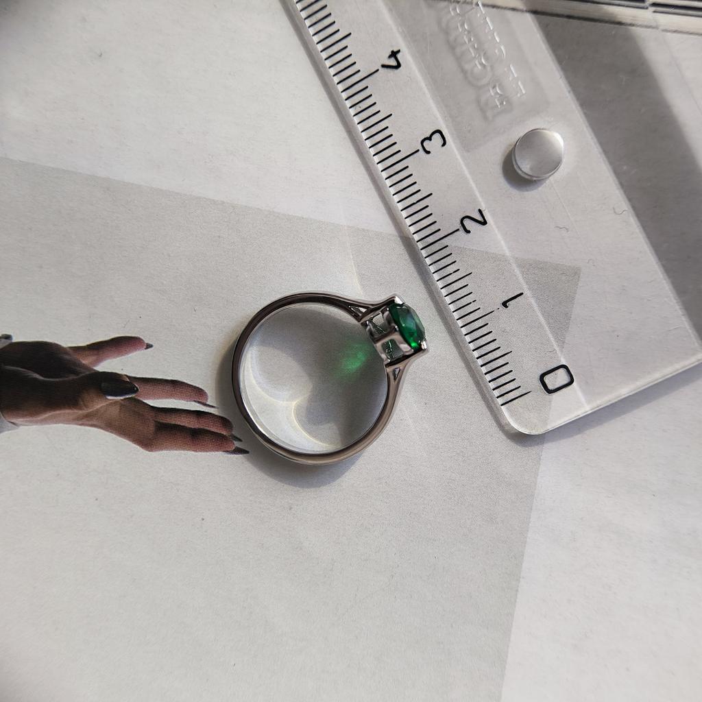 Серебряное кольцо с изумрудом nano 0.908ct, вес изделия 2,25 гр (2205845)