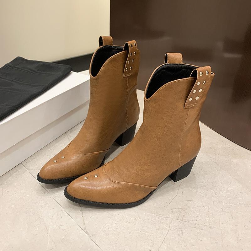 

Thick heel pointed retro stacking boots long knight boots women s shoes 2025 new autumn and winter design sense two wear leather boots 40