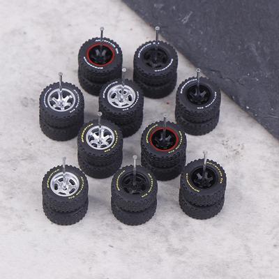 זוג גלגלי שטח 1:64 קוטר 15 מ"מ צמיגי גומי + גלגל 1:64 דגם מכונית SUV חלקי שינוי למכונית על שלט רחוק