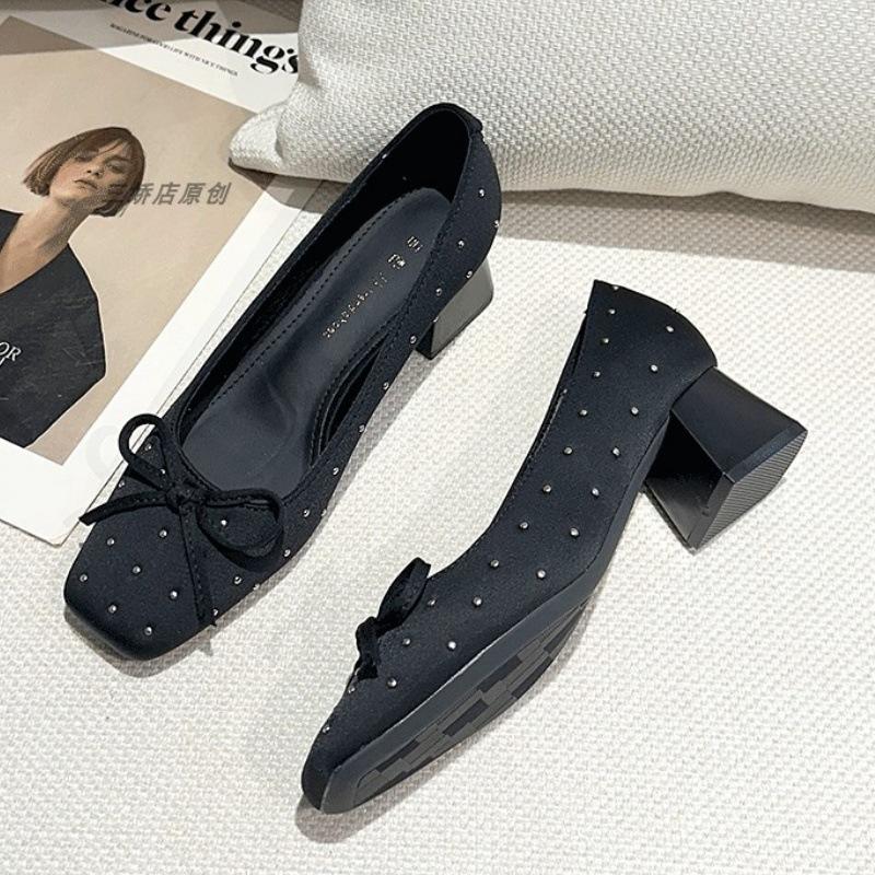 

Niche version~ Square head shallow mouth single shoes women s spring and autumn rhinestone bow beautiful thick heel high heels 40 чорний