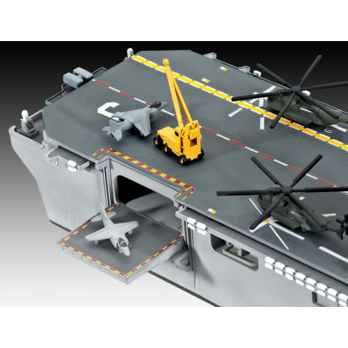 Revell 1/700 Scale US Navy Wasp-class Amphibious Assault Ship Plastic Model Kit 05178, Molded In Color