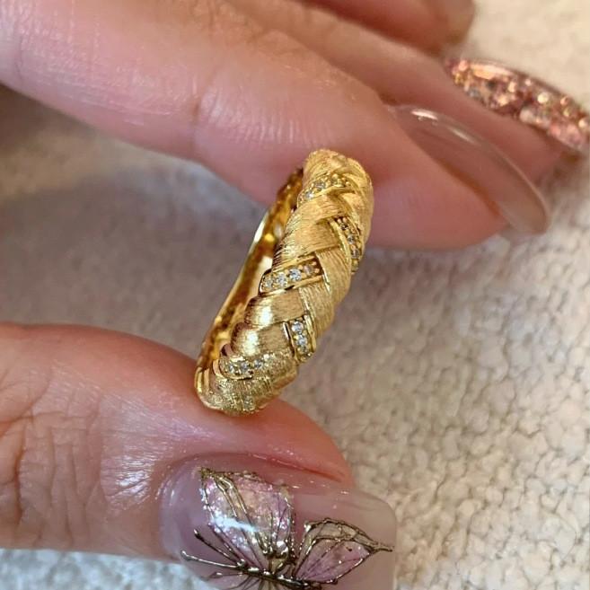 Stylish Geometric Copper Ring Featuring Luxurious Textured Finish For Women Fashion