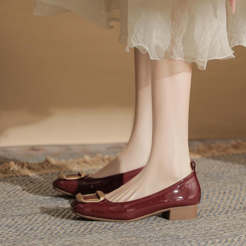 Kleine Dameneinzelchuhe mit dickem Absatz, quadratischer Schnalle, 25 neue Dickabsatz-Damenlederschuhe, Doudou-Schuhe, vielseitige weiche Sohle, Schuhe mit quadratischer Spitze