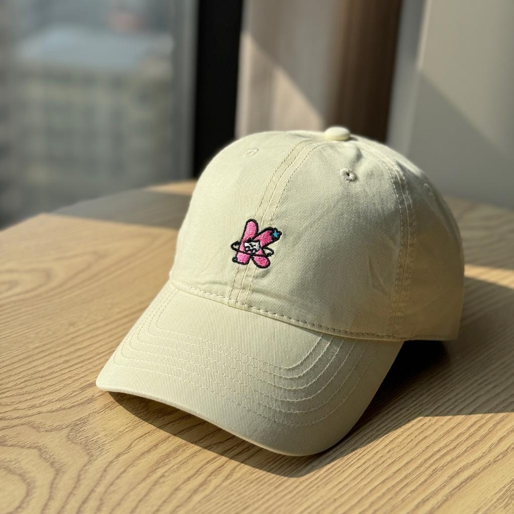Koreanischer Stil Frühling und Sommer Weiches Oberteil Buchstabendruck K Bestickte Baseballkappe für Herren, Trendiger Outdoor-Sport Sonnenschutz, Gesichtsformend Lässig