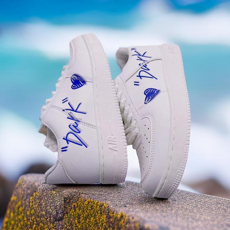 

New niche graffiti board shoes versatile student retro men s shoes casual sports shoes small white shoes 44