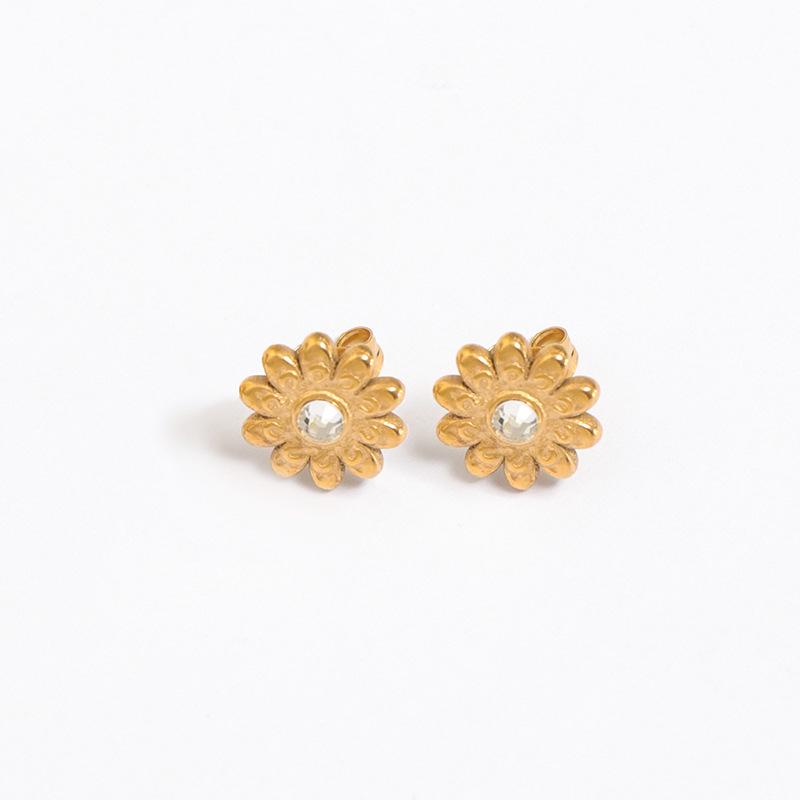 Luxurious Four-Leaf Clover Stud Earrings: European-American Style, Fashionable and Unique Design for Women
