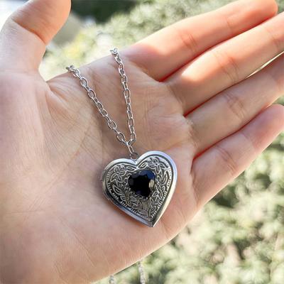 Collana Ciondolo Scatola Portafoto a Forma di Cuore Barocca Vintage Gioielli Medaglione Foto