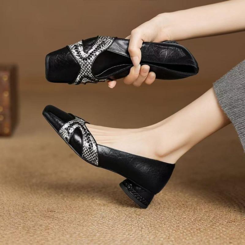 A New Style of Women's Soft-leather Single Shoes with A Square Toe and Thick Heel, Which Are Versatile and Fashionable