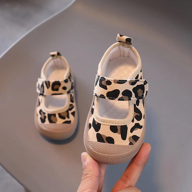 Móda Nové Dívčí Boty Jaro Měkká Podrážka Pohodlné Dětské Tenisky Všestranný Trend Klasické Dětské Plátěné Boty Ležérní Jednoduché Chlapecké Boty