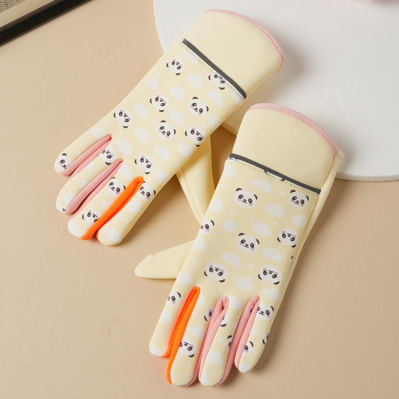 Children's Waterproof Winter Gloves with Velvet Lining for Cycling Sports, Ages 7-12, Boys and Girls, Full Finger Cartoon Design.