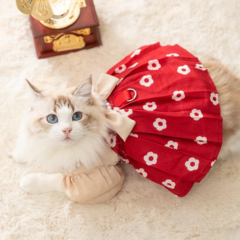 Cat skirt, thickened and velvet in autumn and winter to keep warm, can lead two-legged puppies, kittens, bears, puppies, dogs, pet clothes