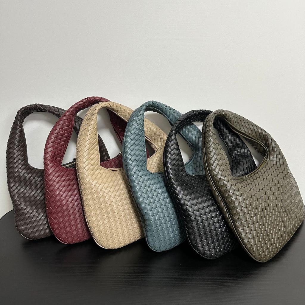 Designová ručně tkaná půlměsícová taška velkokapacitní taška na knedlíky jednoduchá na dojíždění evropský a americký styl taška přes rameno