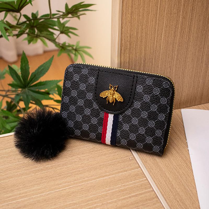 New Contrasting Color Women's Wallet, Fashionable Printed Bee Label Change Bag, Hairball Decorative Card Bag, One Piece.