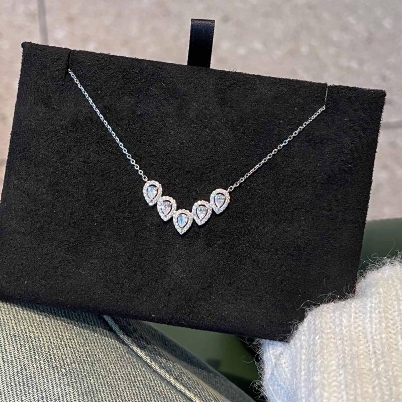 Korean Water Drop Necklace for Women - Rhinestone Smiley Face Clavicle Chain - Versatile, Trendy, High-Class Pendant