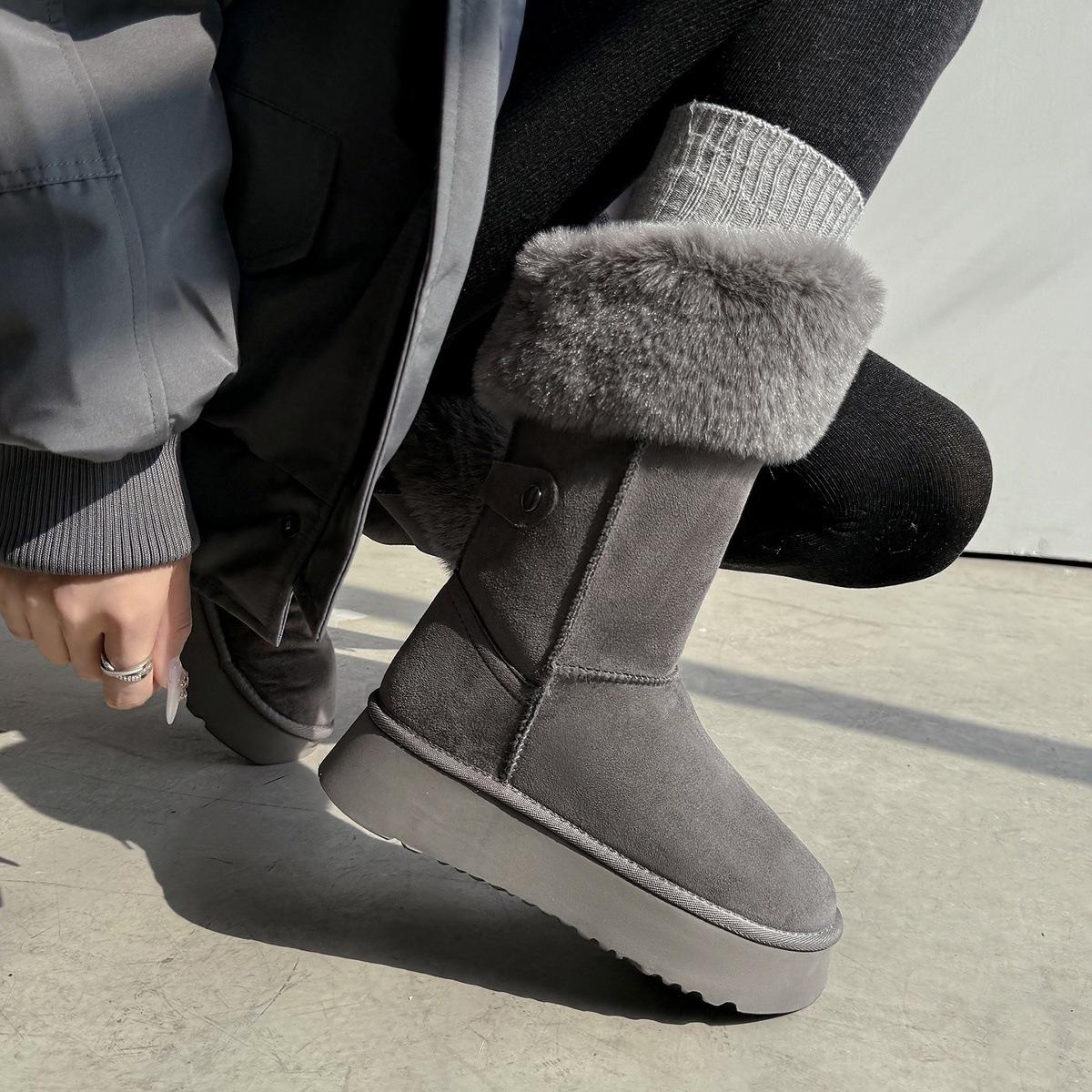 Huge good-looking seasonal velvet thick-soled snow boots women s non-slip warm cotton shoes women s medium boots Northeast fluffy shoes 40 темно-серого 4100₽
