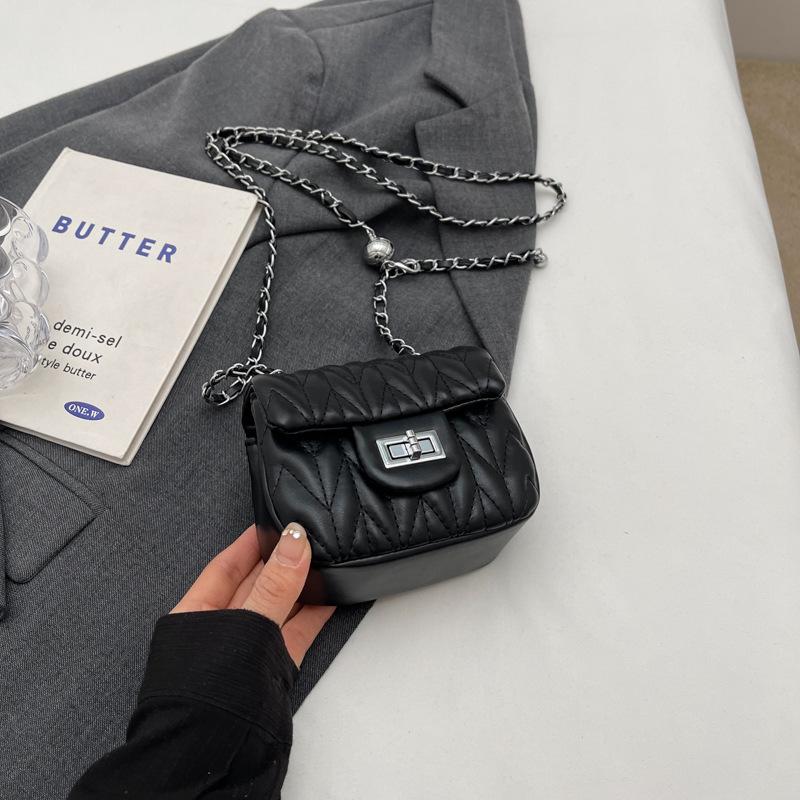 Rhombus chain bag women's spring summer new fashion niche shoulder messenger bag small square bag