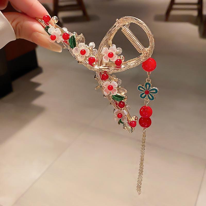 Elegant Hanfu Shark Hair Clip with Long Tassel for Women's Makeup and Hair Accessories