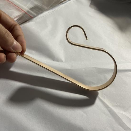 

4 шт./компл. подвесной крючок, нескользящий регулируемый металлический органайзер для рождественских чулок, вешалка для дома