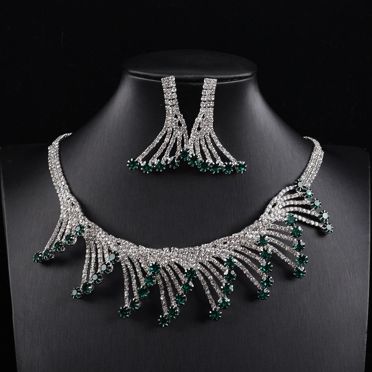 Sparkling Diamond Tassel Necklace - 2025 Light Luxury Water Drop Pendant Clavicle Chain for Banquet Dresses