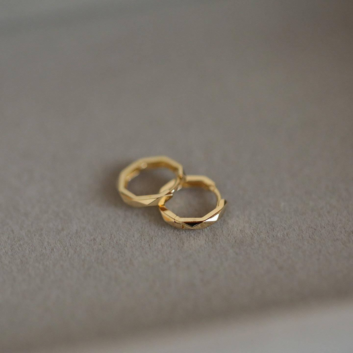 14K Gold-Plated Sterling Silver Rhombus Earrings - Sparkling Faceted Design, Versatile and Exquisite for Daily Wear. 14K Gold Pair