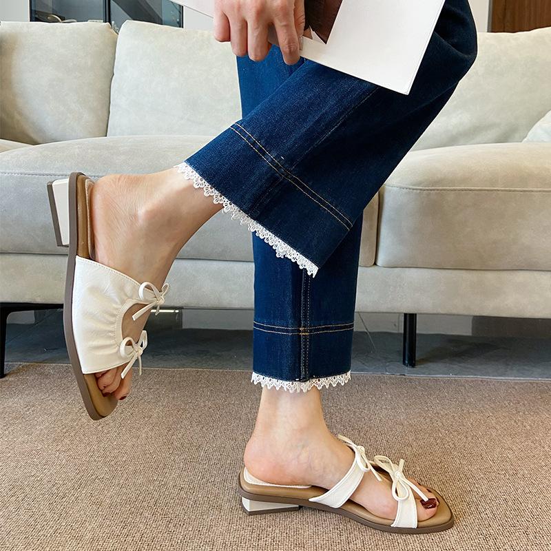 Sandalias de Mujer de Punta Cuadrada Francesa con Lazo 2025 Verano Exterior Zapatillas Estilo Hada Nuevas Cómodas Planas para Playa Sandalias de Un Paso