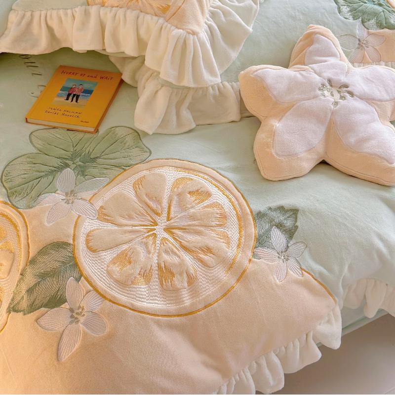 2025 Niedliches Zitronenmilch-Samt-Vierteiler Winter-Dicker Plüsch-Korallenfleece Bettbezug-Set