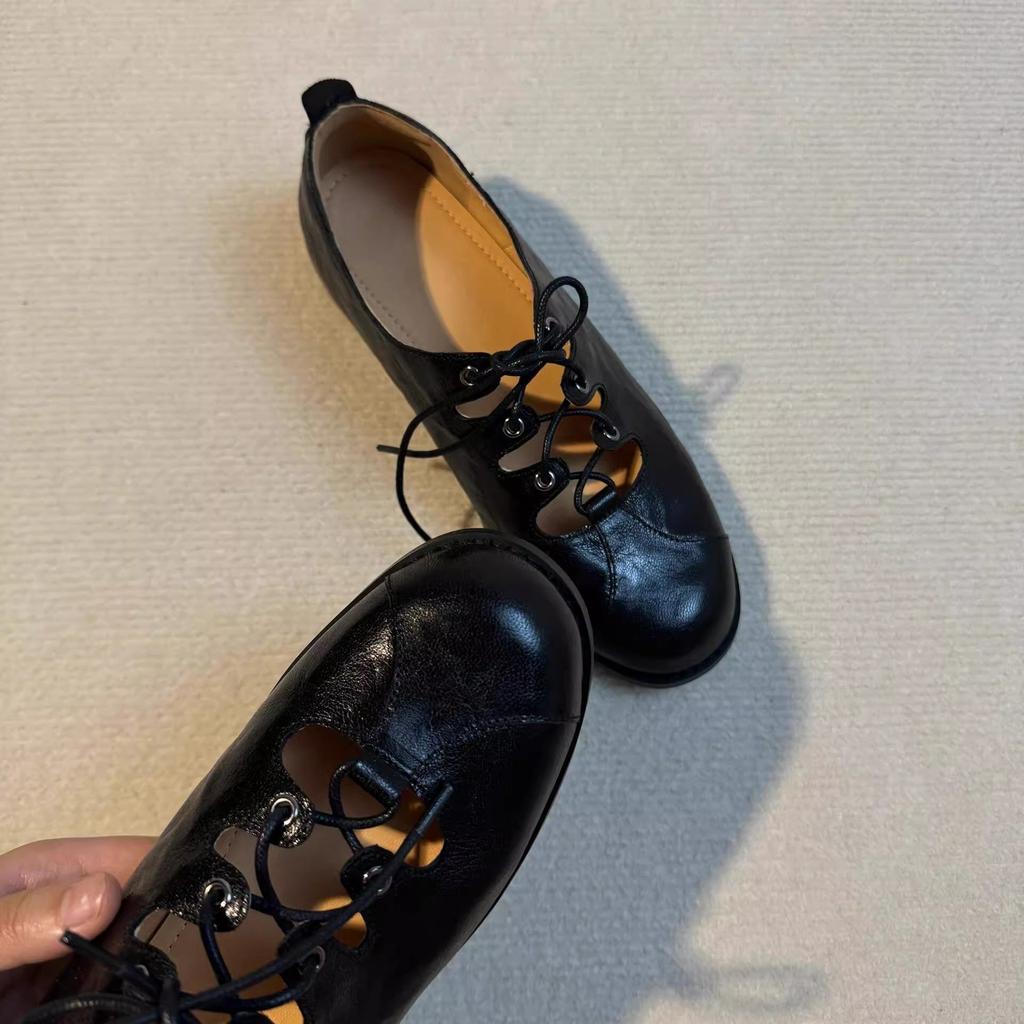 Retro Hollow Handmade Small Leather Shoes Women's 2025 New Shallow Mouth Lace-up British Style Low Heel Round Head Flat-soled Single Shoes