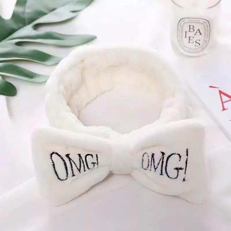 Soft Plush Bow Headband for Face Washing Spa Makeup Application Comfortable Stretchy Fit Suitable for All Hair Types and Skin Care Routines