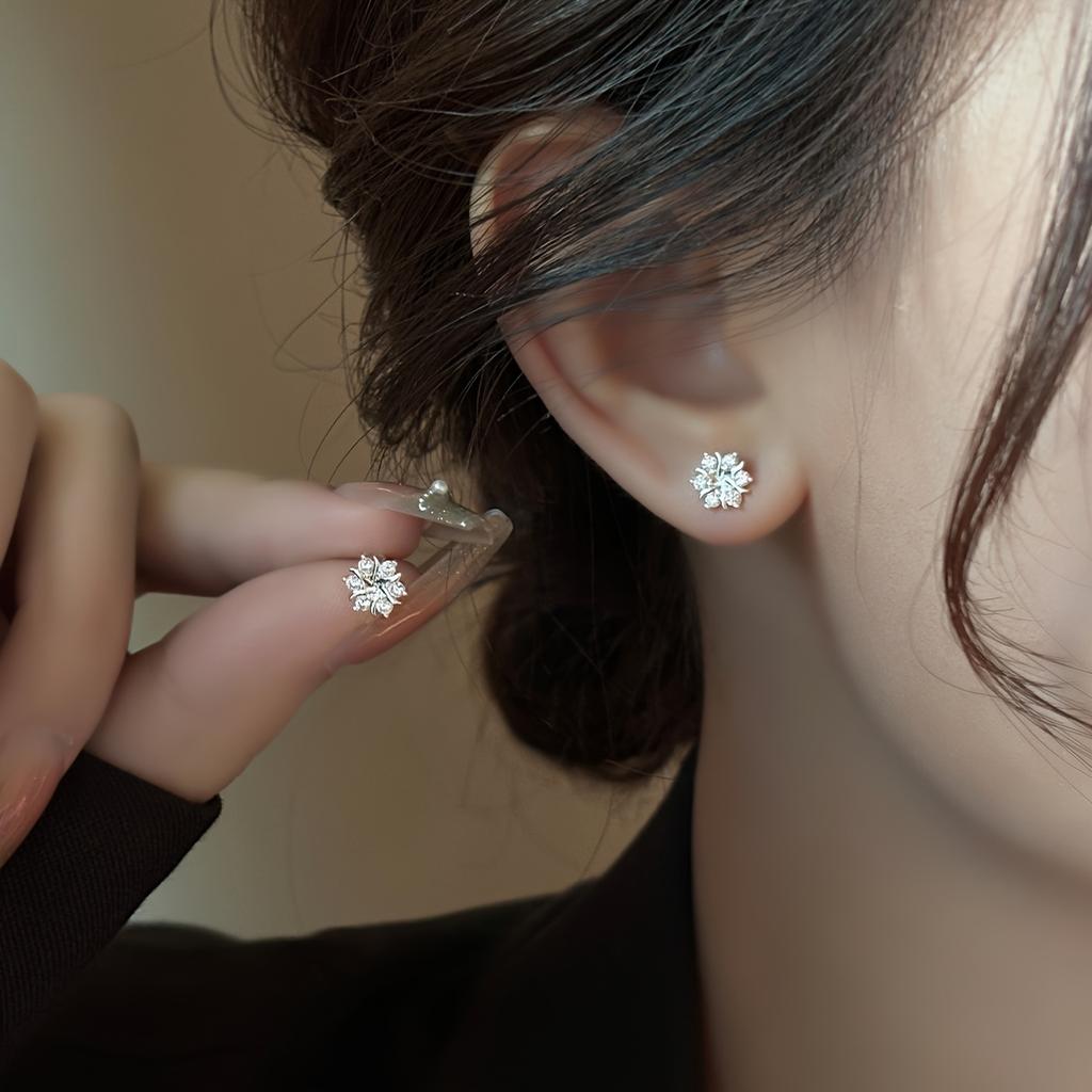S925 Silver Plated Snowflake Earrings - Small & Sophisticated Studs, Premium Quality Fashion Jewelry for Women, Elegant Winter Gift