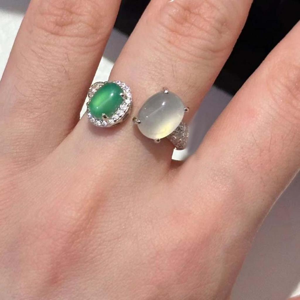 Vintage Light Luxury White and Green Chalcedony Cabochon Ring with Diamonds - National Tide New Chinese Style.