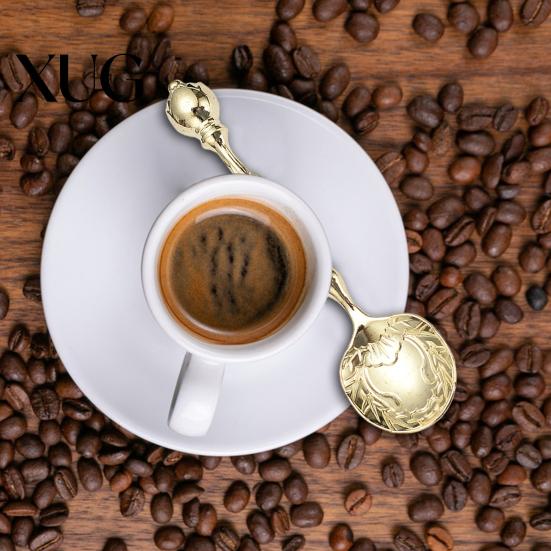 Europäischer Palaststil Löffel Kaffee Geschnitzter Teelöffel Vintage Design Geschirr Dessert Retro Löffel für Küche Esstisch Bar Milchtee-Läden Cocktail-Mixen