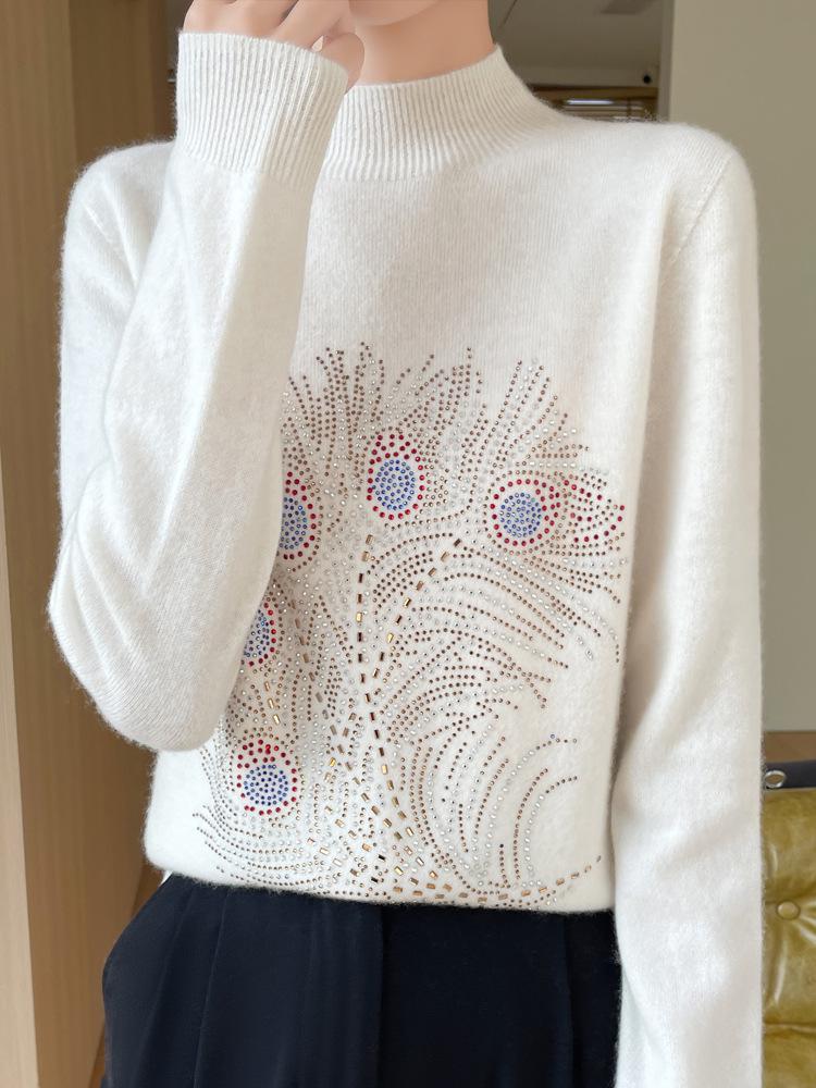 Peacock Tail Rhinestone Half-High Neck Knitwear for Women, Versatile Slim-Fit Autumn/Winter Sweater Top