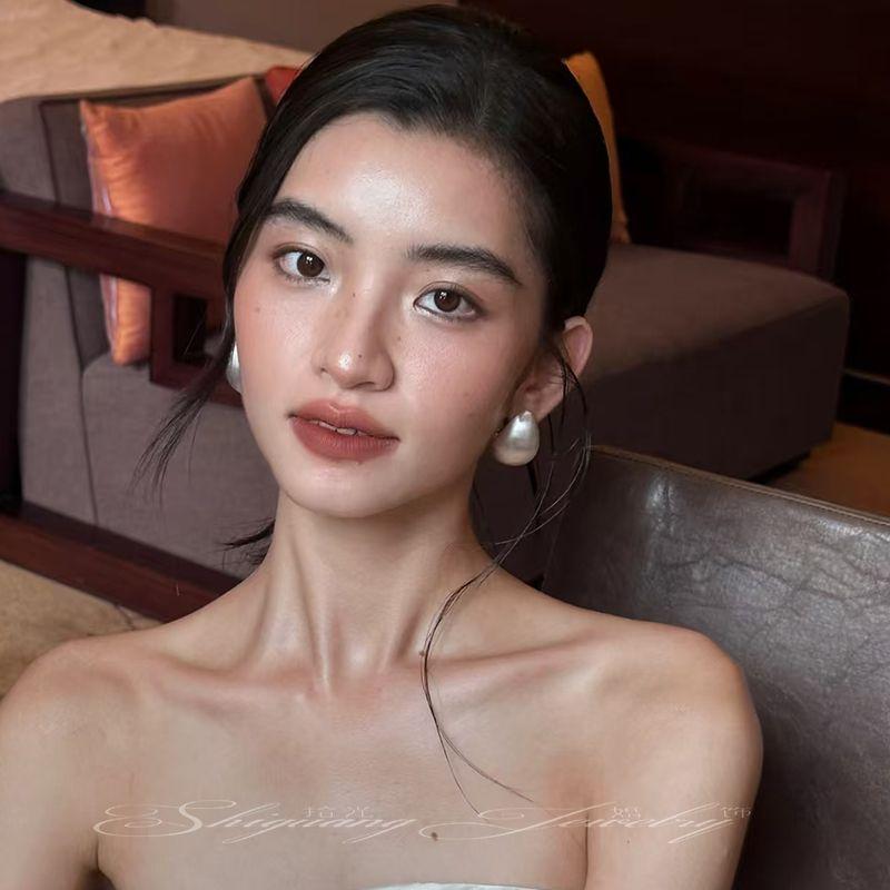 

Ретро Гонконгский Стиль Металлические Матовые Серьги Нишевый Стиль Причудливые Серьги-Подвески Французского Стиля для Свадебного Платья Недорогая Роскошь Художественные Серьги Earrings-Silver Pins