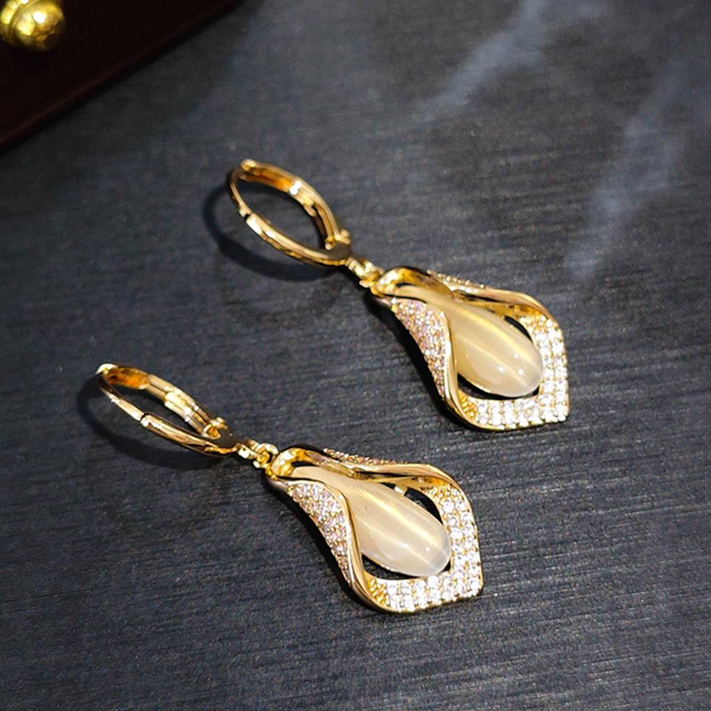 Real gold electroplated micro-inlaid water drop-shaped opal ear buckle Korean version fashion temperament earrings light luxury high-end earrings wome
