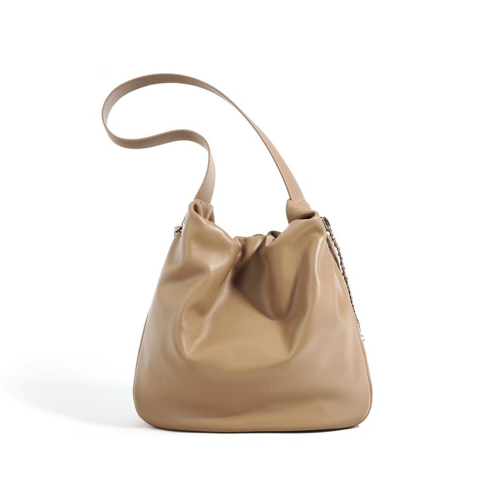 Folded Bag, Simple and Versatile Tote Bag, Women's Cowhide, New Commuter Large-capacity Bucket Bag, Underarm Bag.